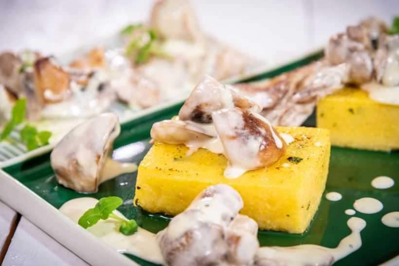 Tocăniță de ciuperci cu lapte de cocos,mămăliguță